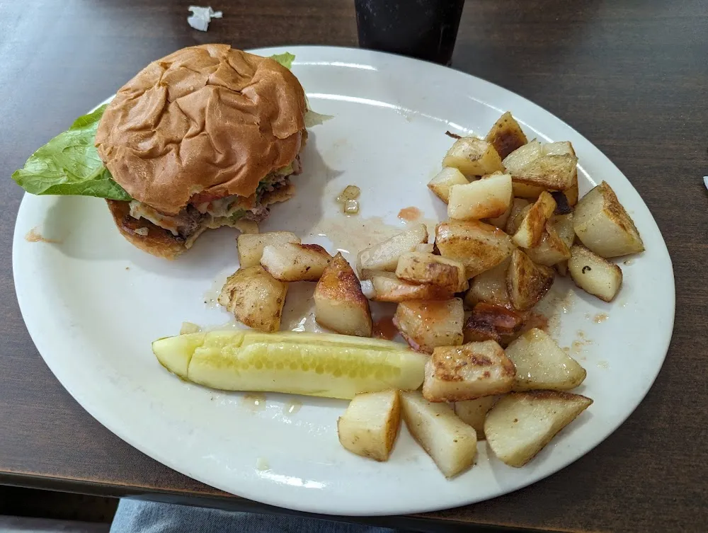 Cheeseburger with Fries